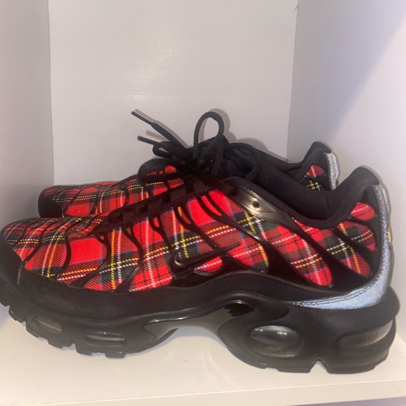 womens air max plus tartan